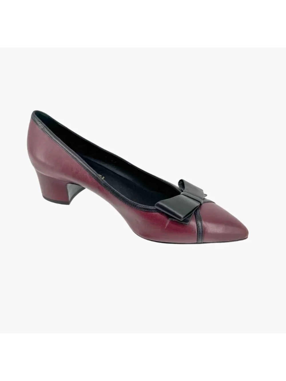 Chanel Pointed Toe Bow Pumps Size 38 US 7-7.5 Maroon Leather CC Mid Block Heel